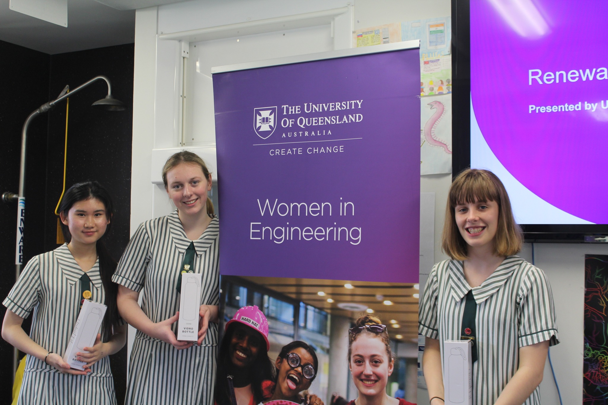 Students at the University of Queensland Women in Engineering incursion